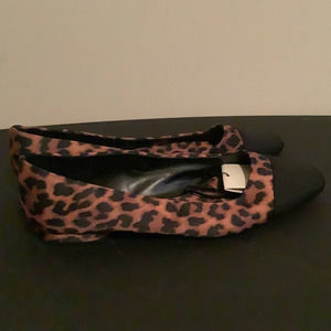 Zara Womens Cheetah Print Closed Toe Heeled Flats Size 7.5 new